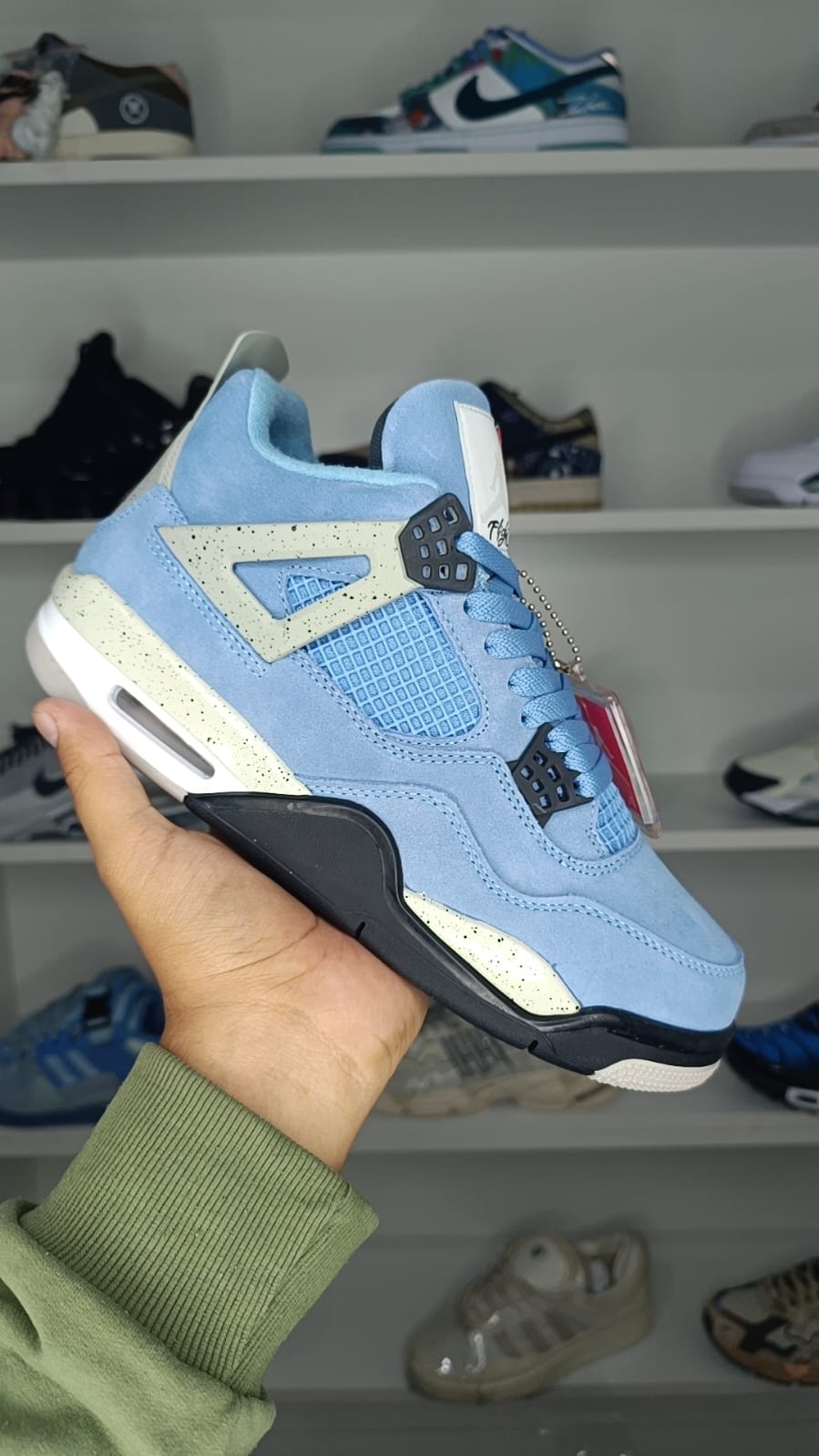 JORDAN 4 RETRO "UNIVERSITY BLUE"