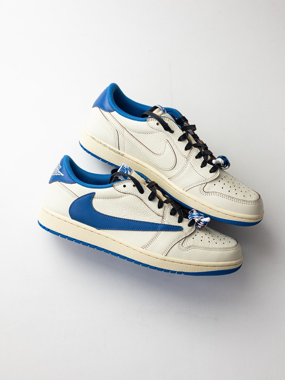 AIR JORDAN 1 LOW OG FRAGMENT SAIL X TRAVIS SCOTT