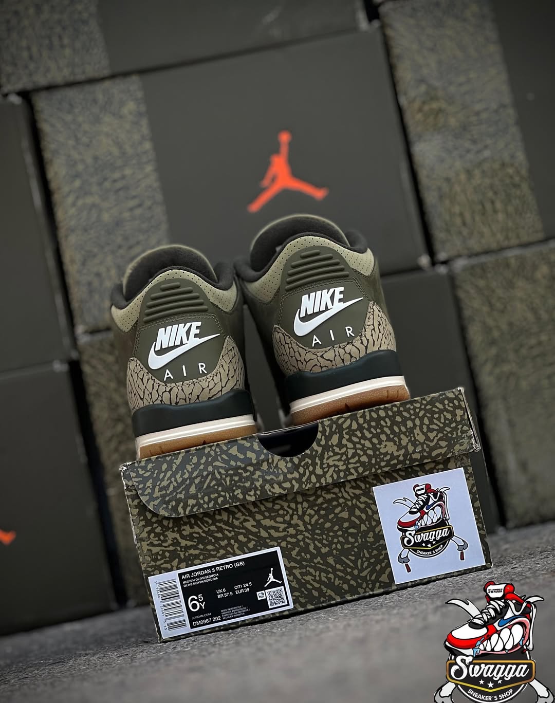 AIR JORDAN 3 RETRO "FAMILY AFFAIR"