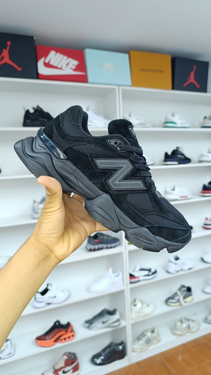 NEW BALANCE 9060 "TRIPLE BLACK"