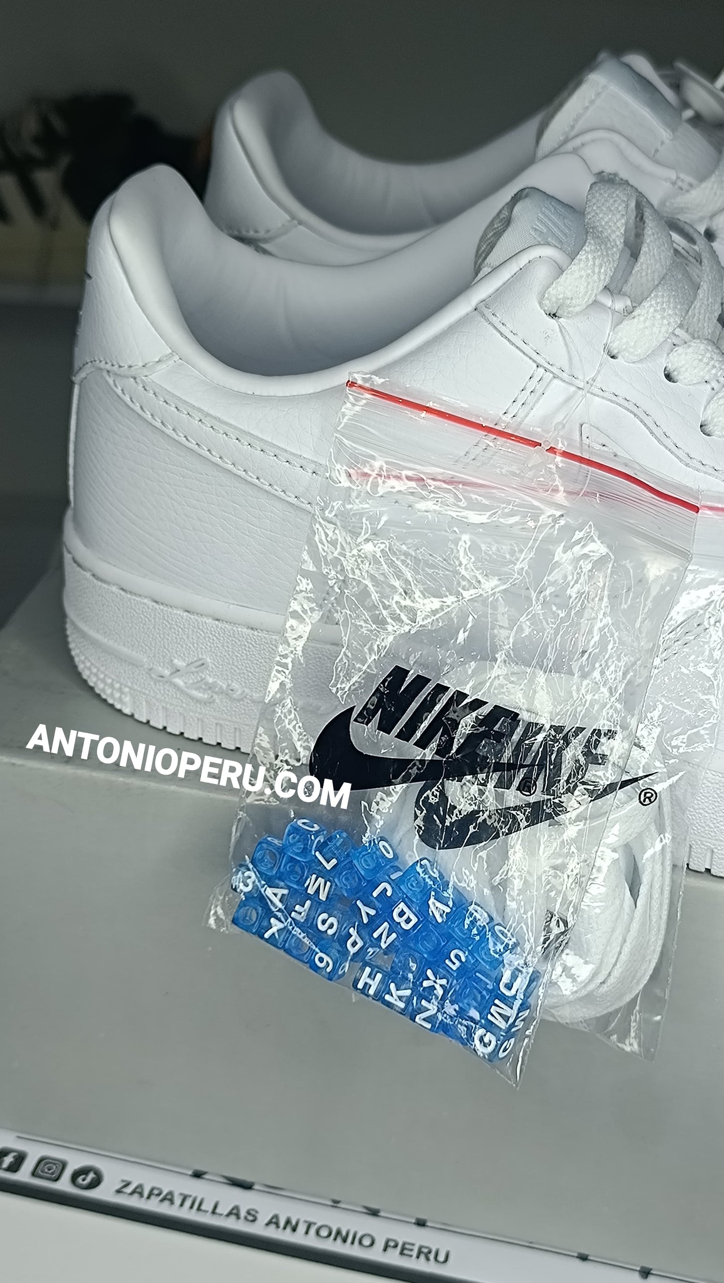 NIKE AIR FORCE 1 x DRAKE "NOCTA" PK