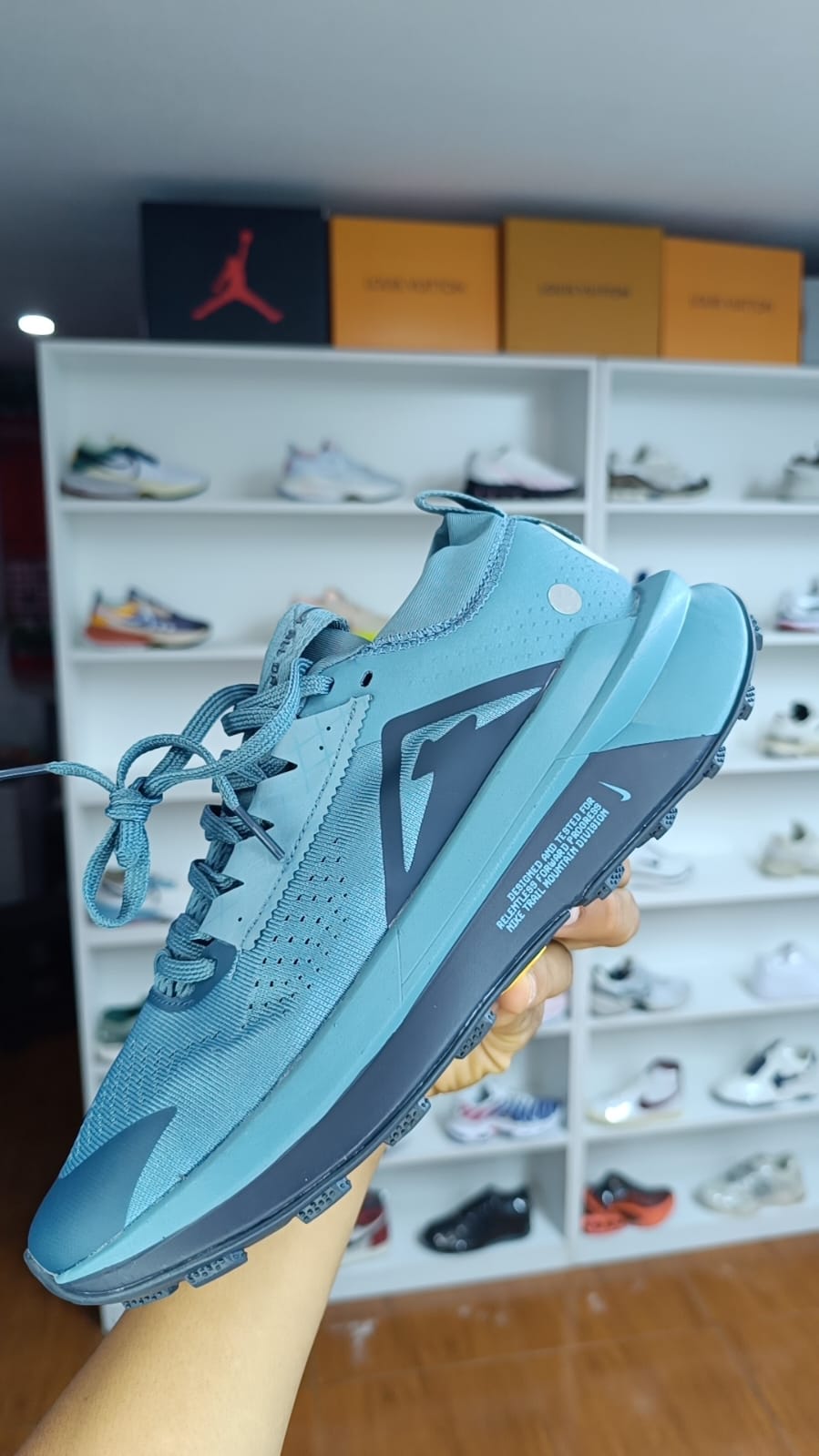 NIKE ZEGAMA 2 TRAIL 5