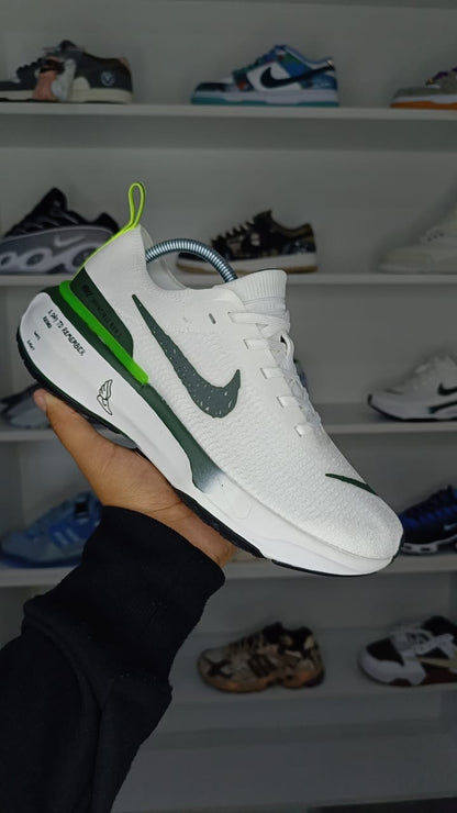 NIKE INVINCIBLE RUNNING