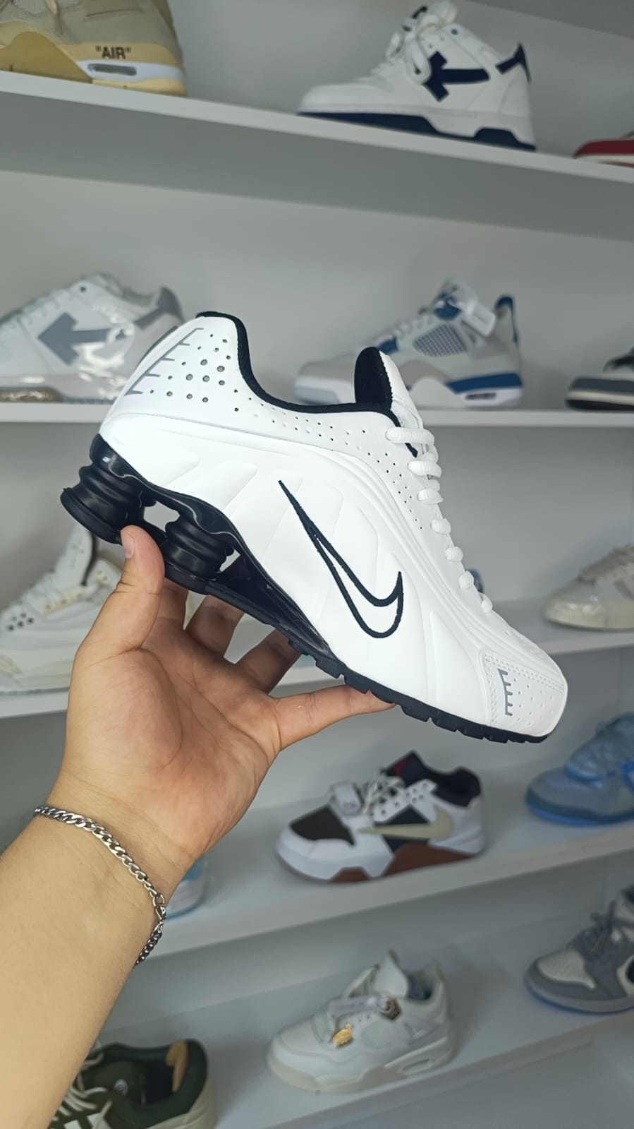 NIKE SHOX R4 - Main Image