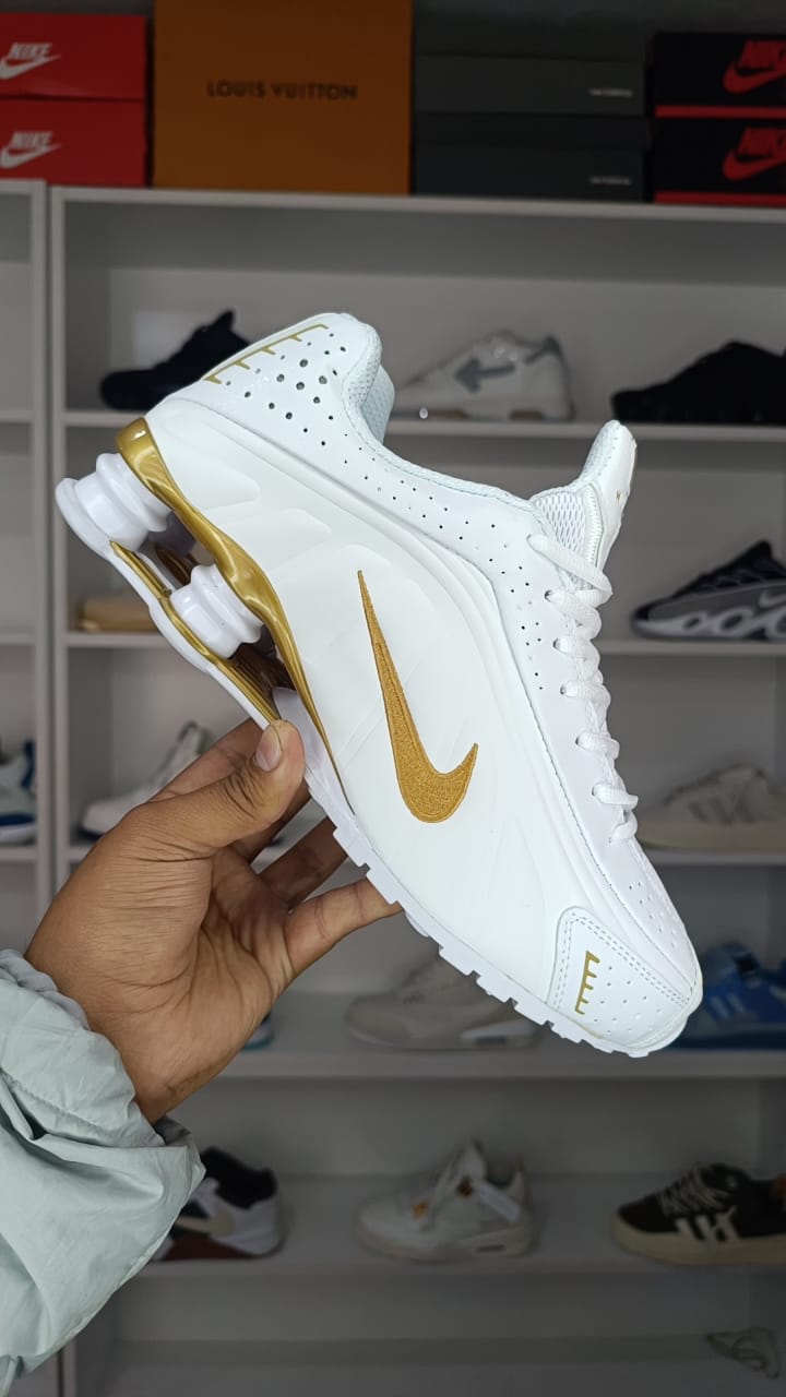NIKE SHOX R4 "WHITE GOLDEN"