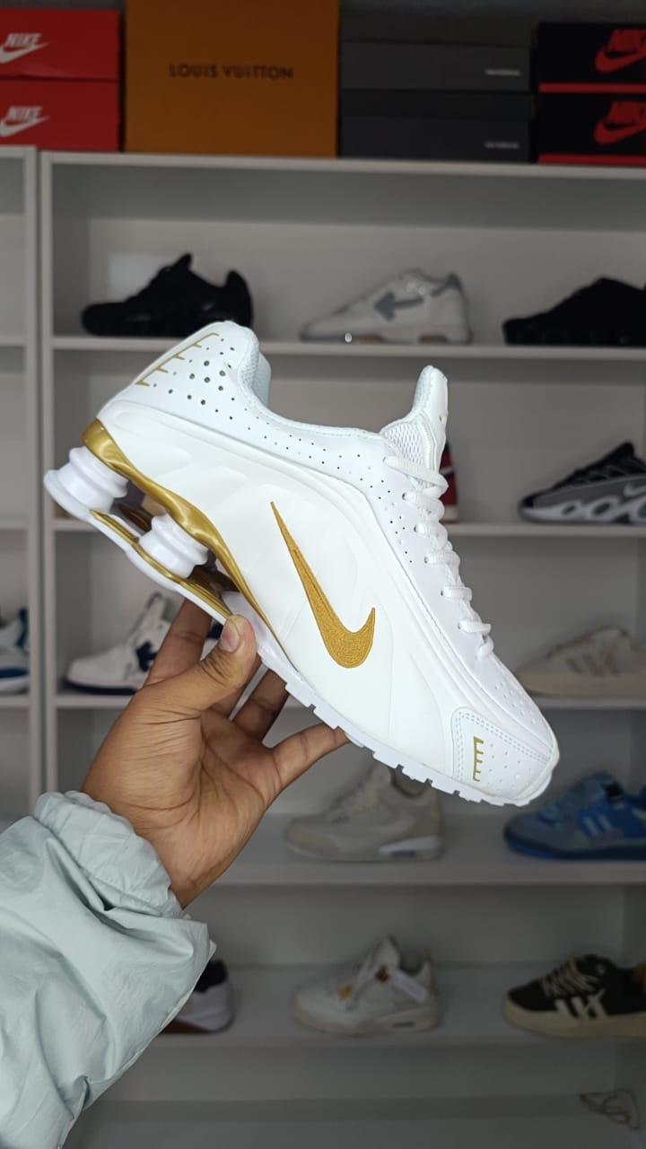 NIKE SHOX R4 "WHITE GOLDEN"