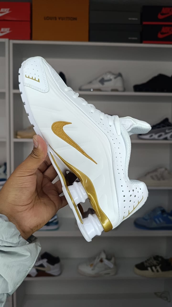 NIKE SHOX R4 "WHITE GOLDEN"