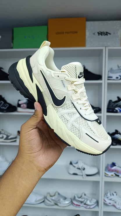 NIKE V2K RUN