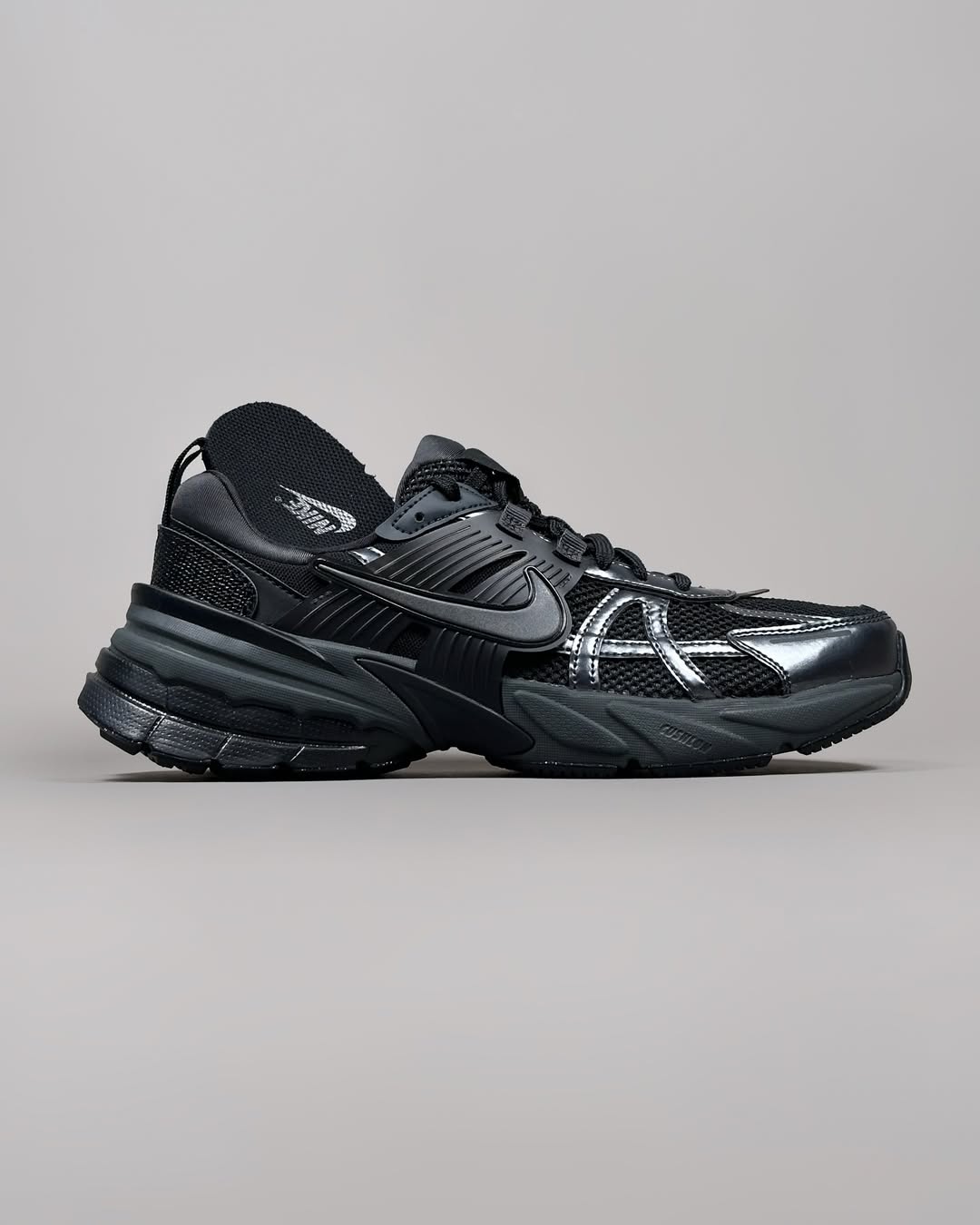 NIKE V2K RUN "TRIPLE BLACK"