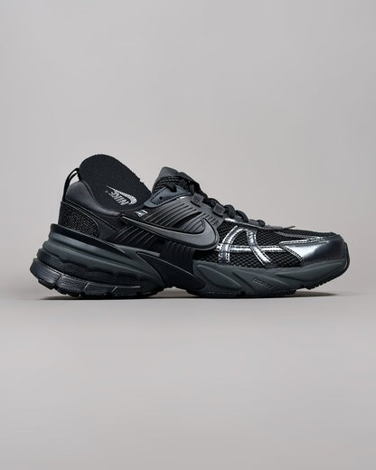 NIKE V2K RUN "TRIPLE BLACK"