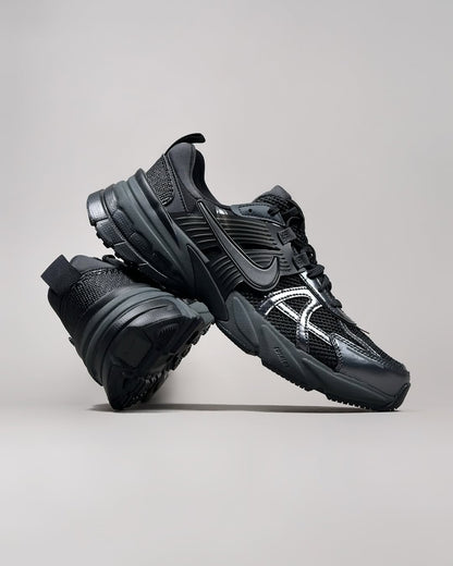NIKE V2K RUN "TRIPLE BLACK"