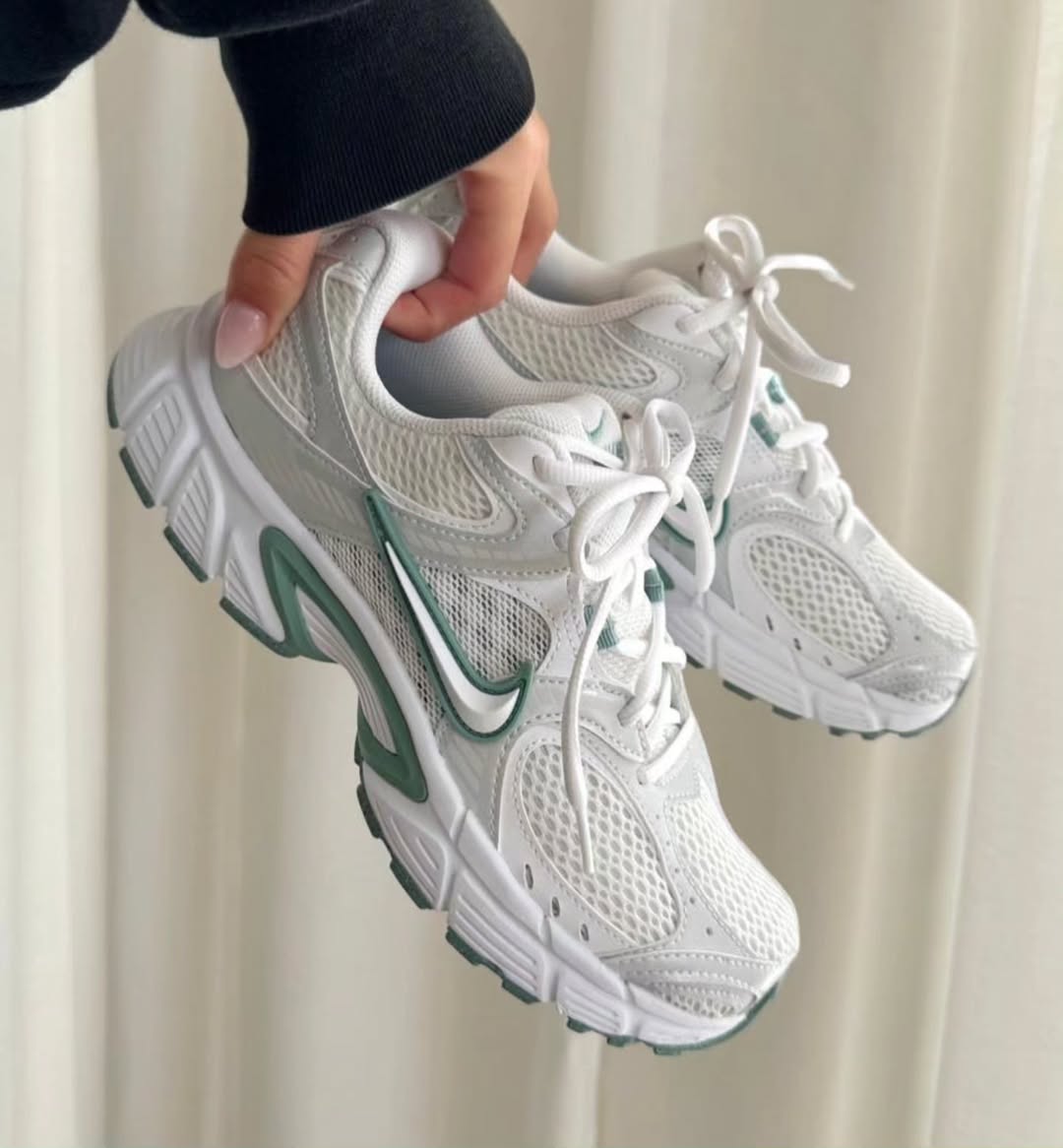 NIKE V5 RNR