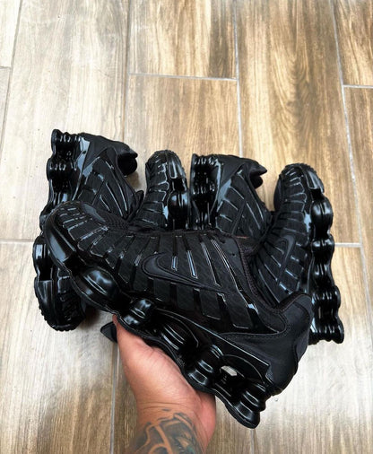 NIKE SHOX "TRIPLE BLACK"