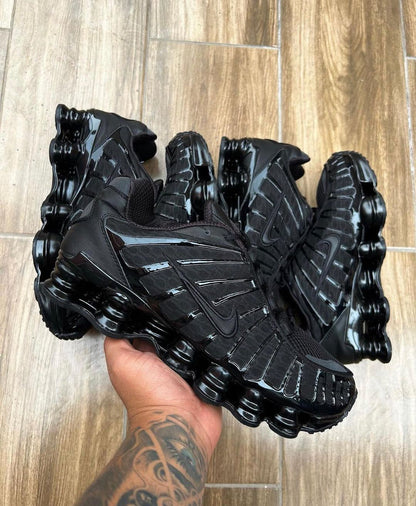 NIKE SHOX "TRIPLE BLACK"