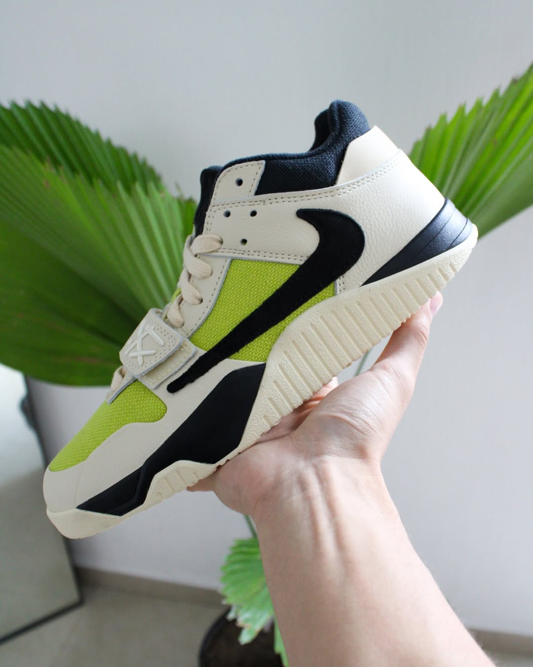 JORDAN X TRAVIS SCOTT JUMPMAN JACK BRIGHT CACTUS PK
