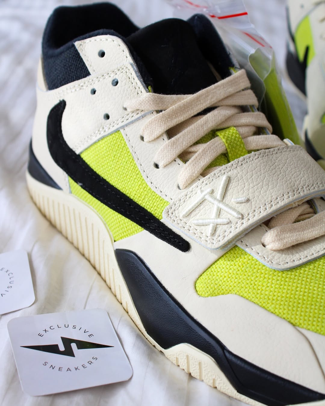 JORDAN X TRAVIS SCOTT JUMPMAN JACK BRIGHT CACTUS PK