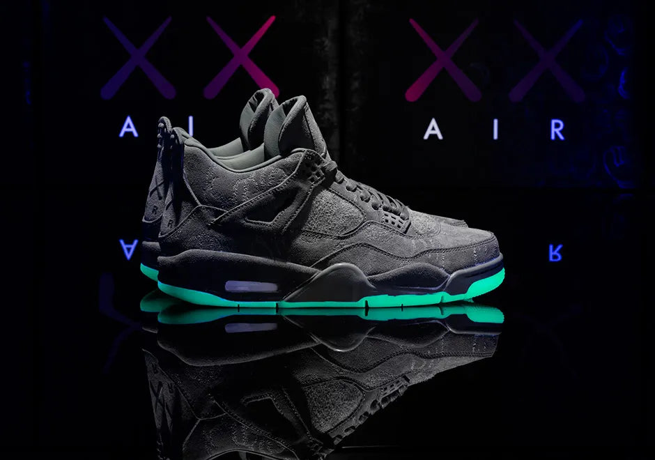 Jordan 4 Retro "KAWS"