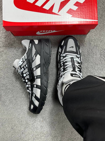 NIKE P6000